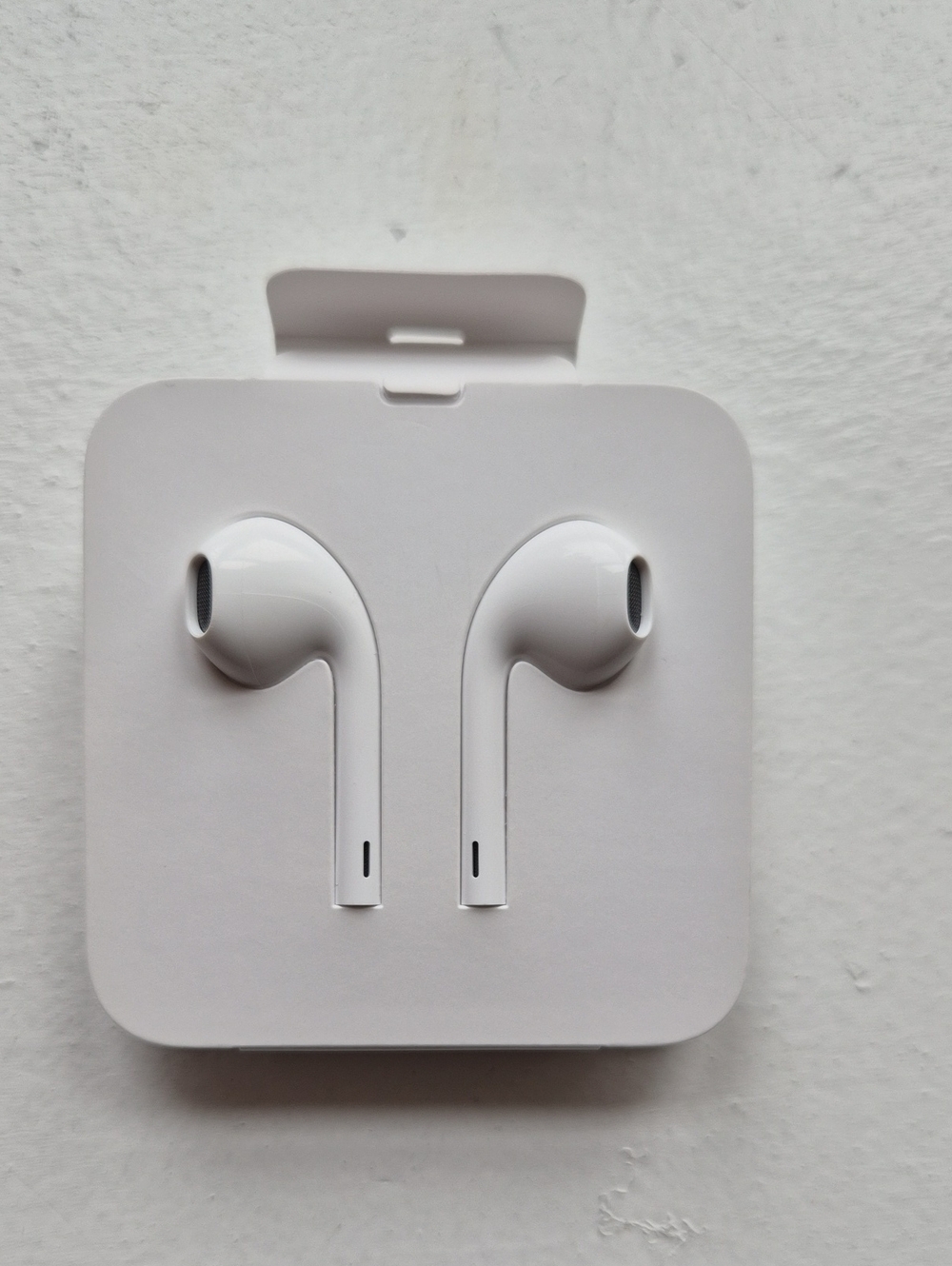 Apple White EarPods Wired Headphones with Lightning-Style Design